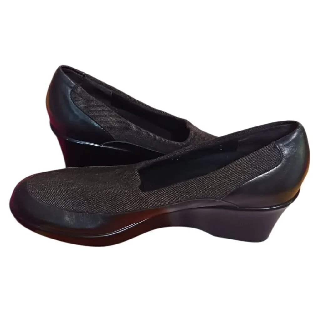Munro American Kayla Slip On  Black Slip-On Shoes  Brown 7.5
